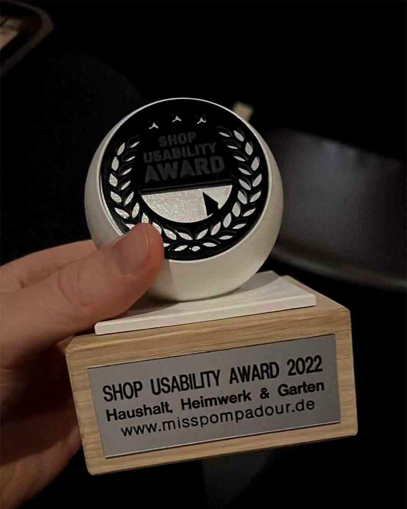 Trophäe des Shop Usability Awards 2022 für MissPompadour